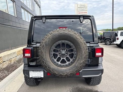 Used 2022 Jeep Wrangler Unlimited Sport AWD/4WD image 4