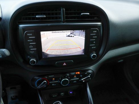 Used 2020 Kia Soul LX FWD image 20