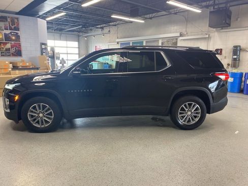 Used 2022 Chevrolet Traverse LT FWD image 4