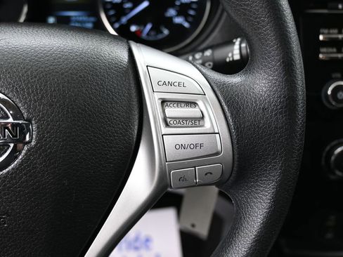 Used 2015 Nissan Rogue S image 18