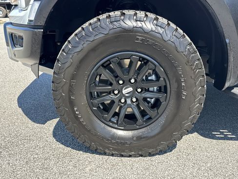 Used 2025 Ford F150 Raptor AWD/4WD image 13
