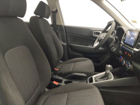 Used 2020 Hyundai Venue SE image 21