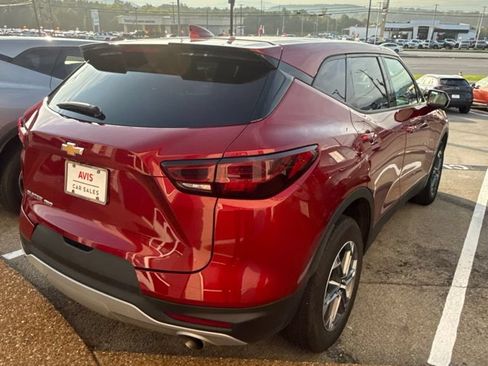 Used 2025 Chevrolet Blazer LT AWD/4WD image 8