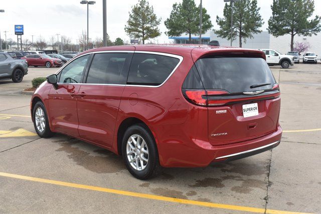 New 2026 Chrysler Pacifica Select FWD image 8