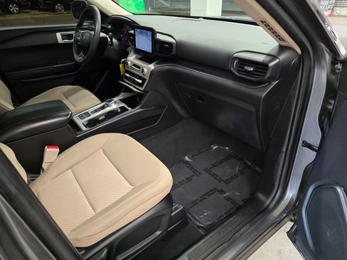 Used 2023 Ford Explorer 2WD image 30