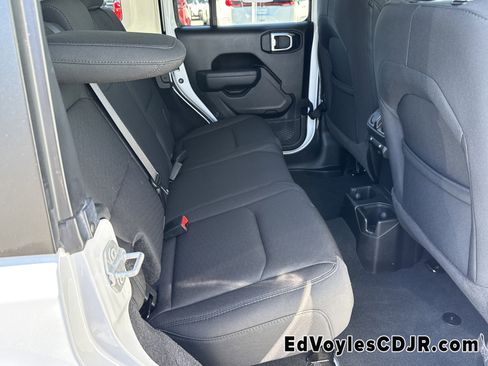 Used 2023 Jeep Wrangler Sport S image 18