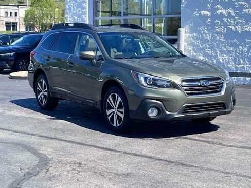 Used 2019 Subaru Outback 3.6R Limited w/ Popular Package #2 AWD/4WD image 3