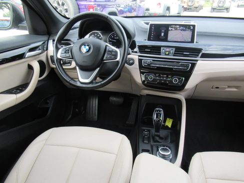 Used 2022 BMW X1 sDrive28i w/ Premium Package FWD image 13