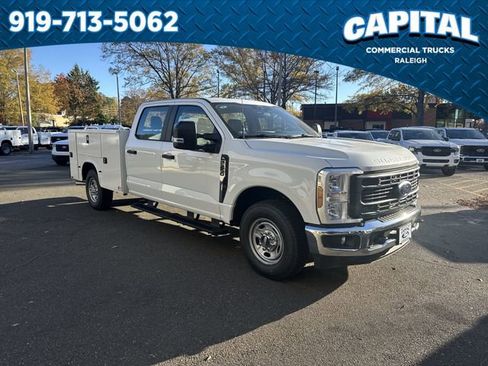 New 2026 Ford F250 XL w/ XL Chrome Package image 2