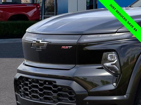 New 2024 Chevrolet Silverado EV RST image 13