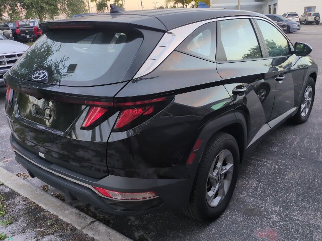 Used 2024 Hyundai Tucson SE FWD image 2