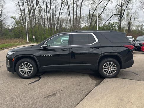 Used 2023 Chevrolet Traverse LT AWD/4WD image 2