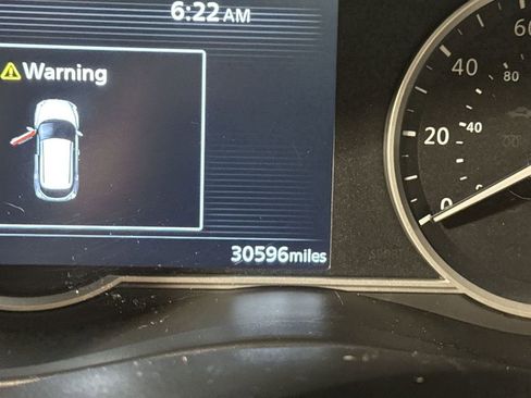 Used 2020 Nissan Kicks SR image 21