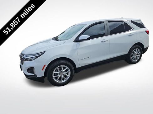 Used 2023 Chevrolet Equinox LT image 2