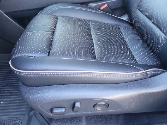 Used 2026 Chevrolet Traverse High Country w/ LPO, Floor Liner Package FWD image 19