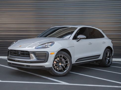 Certified 2023 Porsche Macan Turbo AWD/4WD image 1