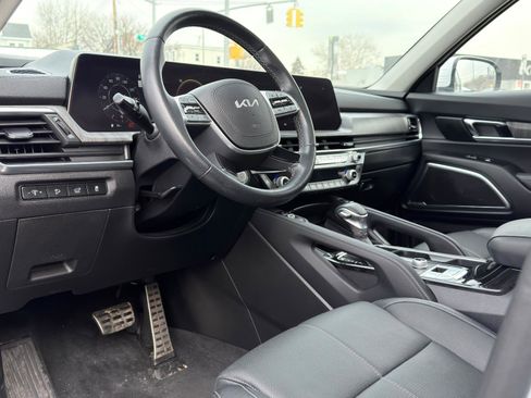Used 2023 Kia Telluride SX image 16