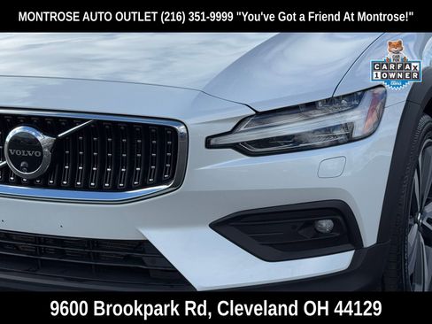 Used 2024 Volvo V60 B5 Cross Country Plus image 56