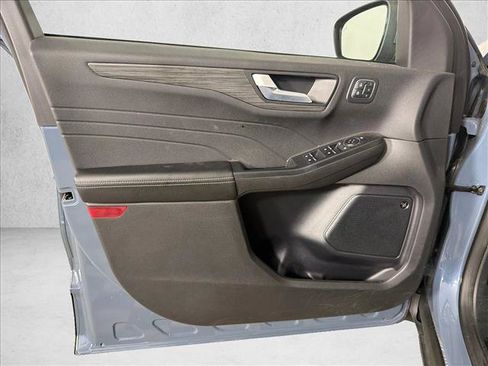Used 2023 Ford Escape SE w/ PHEV Premium Package FWD image 11