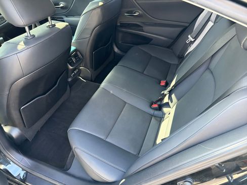 Used 2023 Lexus ES 350 w/ Accessory Package (Z2) image 21