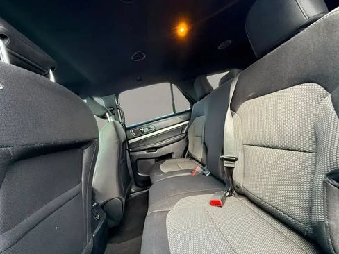 Used 2019 Ford Explorer XLT w/ Equipment Group 201A AWD/4WD image 16