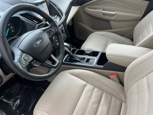 Used 2018 Ford Escape Titanium w/ Ford Safe & Smart Package image 4