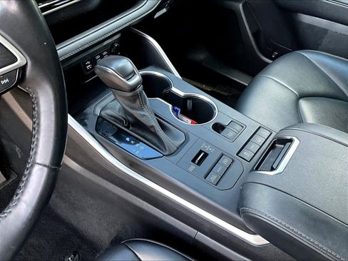 Used 2022 Toyota Highlander XLE image 21