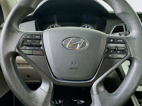Used 2017 Hyundai Sonata SE FWD image 16