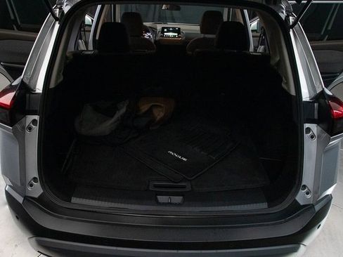 Used 2022 Nissan Rogue SV image 19