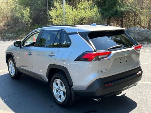 Used 2019 Toyota RAV4 XLE w/ Convenience Package AWD/4WD image 3