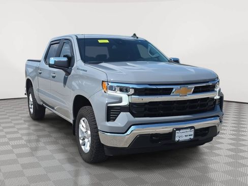 Used 2024 Chevrolet Silverado 1500 LT AWD/4WD image 3