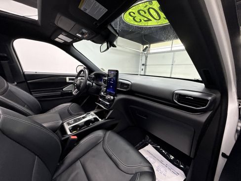 Used 2023 Ford Explorer ST w/ ST Appearance Package AWD/4WD image 25