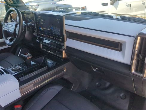 Used 2025 GMC Hummer EV 2X AWD/4WD image 33