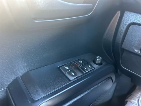 Used 2019 Toyota Tacoma SR image 19