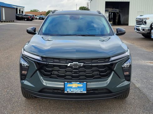 New 2026 Chevrolet Trax LT w/ Midnight Edition FWD image 8