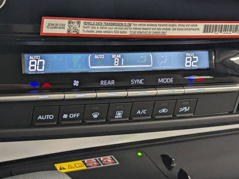 Used 2025 Toyota Sienna LE image 25