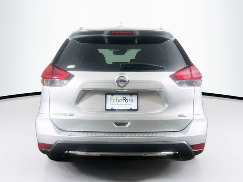 Used 2017 Nissan Rogue SL image 7