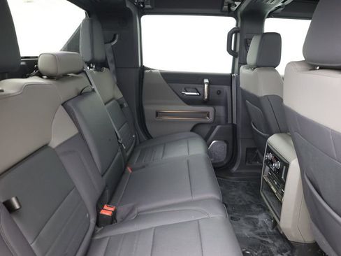 Used 2024 GMC Hummer EV 2X w/ LPO, Illumination Package image 19