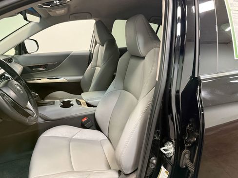 Used 2023 Toyota Venza XLE AWD/4WD image 57