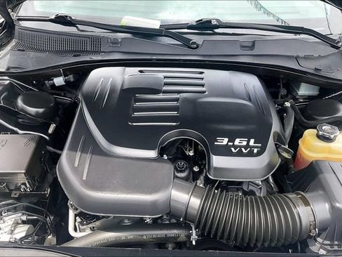 Used 2022 Dodge Charger SXT w/ Blacktop Package RWD image 10