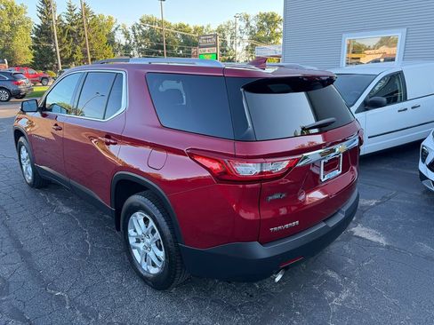 Used 2018 Chevrolet Traverse LT FWD image 3