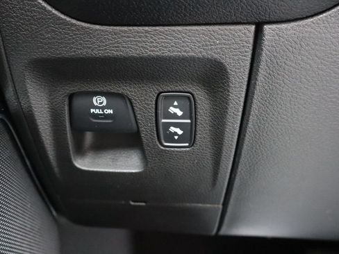 Used 2019 RAM 1500 Laramie AWD/4WD image 19
