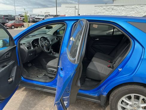 Used 2024 Chevrolet Equinox LT w/ LPO, Floor Liner Package FWD image 5