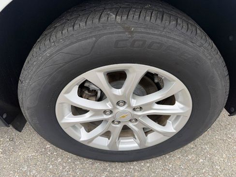 Used 2020 Chevrolet Equinox LS FWD image 19