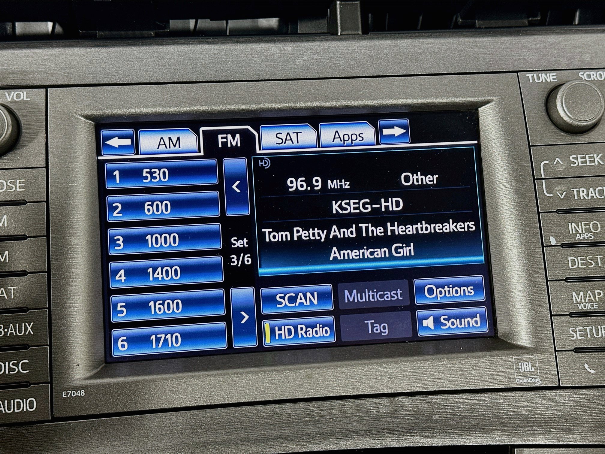 Used 2014 Toyota Prius Prime Advanced FWD image 19