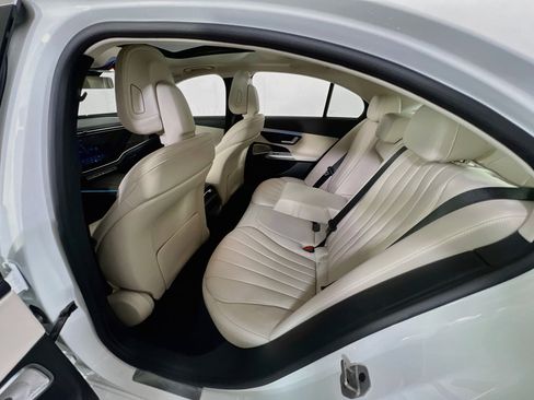 Used 2025 Mercedes-Benz E 450 4MATIC Sedan image 25