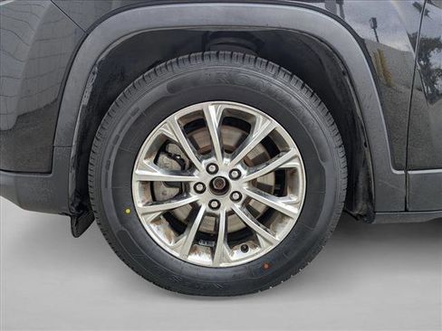 Used 2019 Jeep Cherokee Latitude Plus image 23