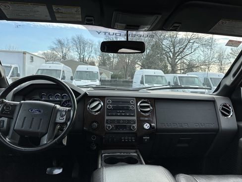Used 2012 Ford F250 Lariat w/ Chrome Pkg image 14