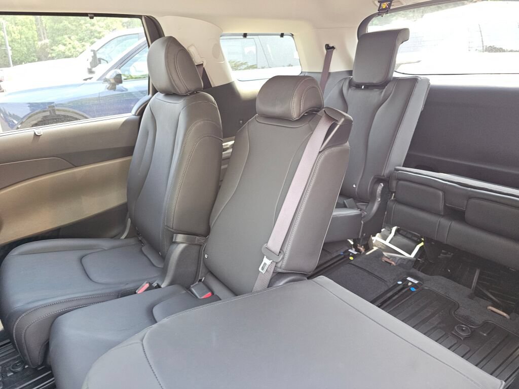New 2026 Kia Carnival EX FWD image 24