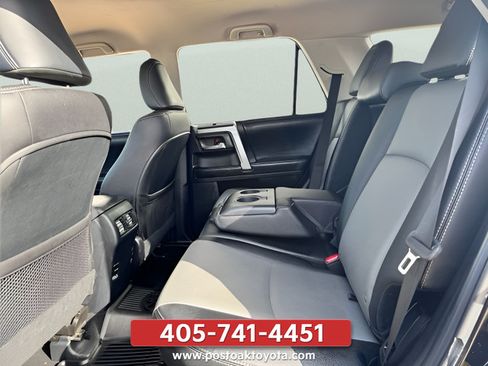 Used 2018 Toyota 4Runner SR5 Premium AWD/4WD image 32